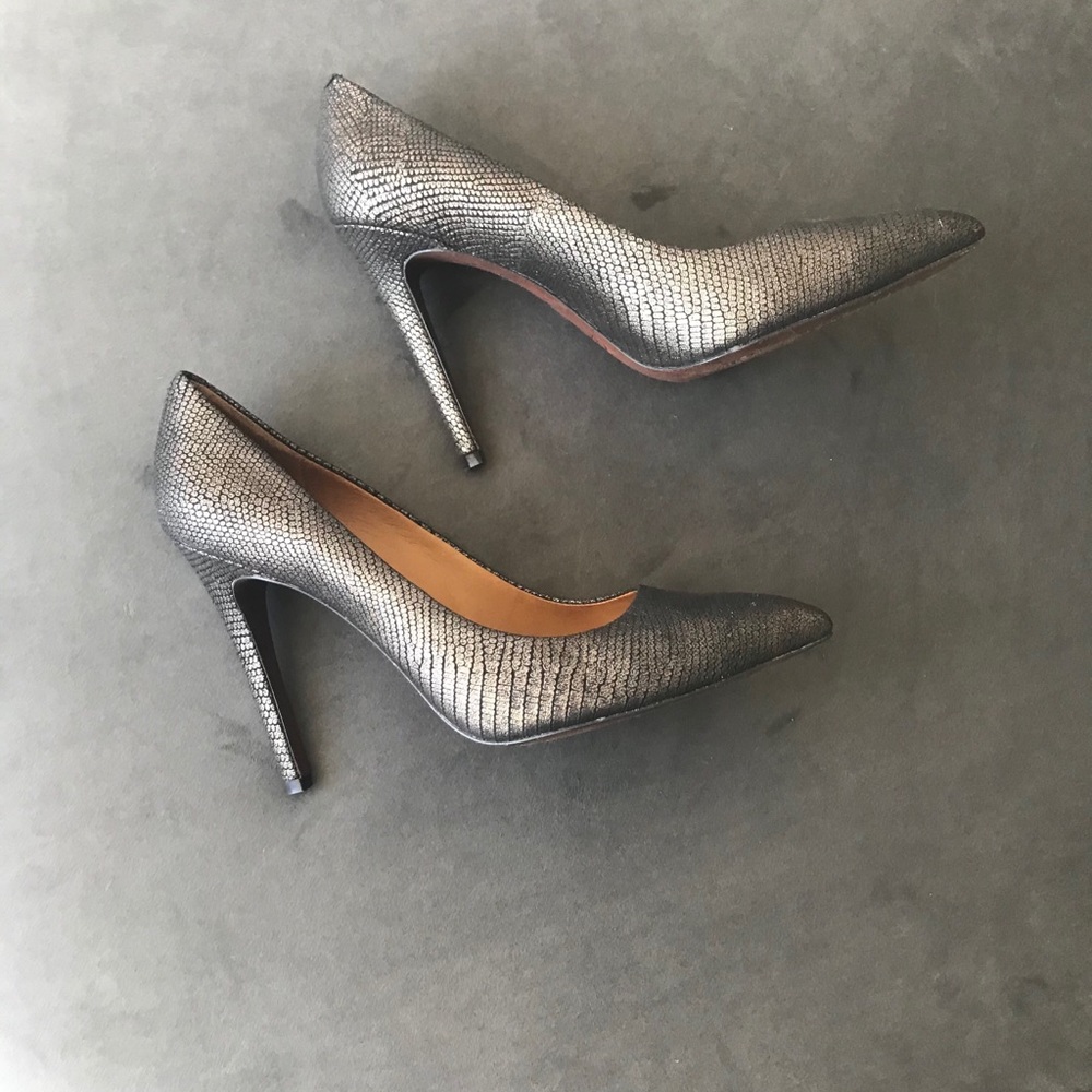 Women’s Coach pump